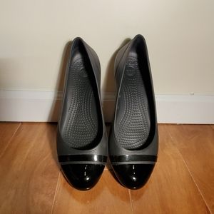 Croc flats
